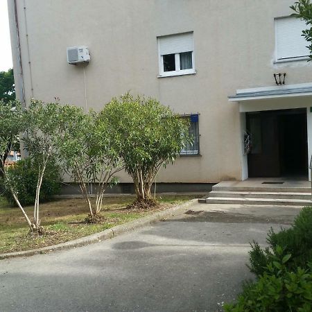 Luka Apartment Pula Luaran gambar