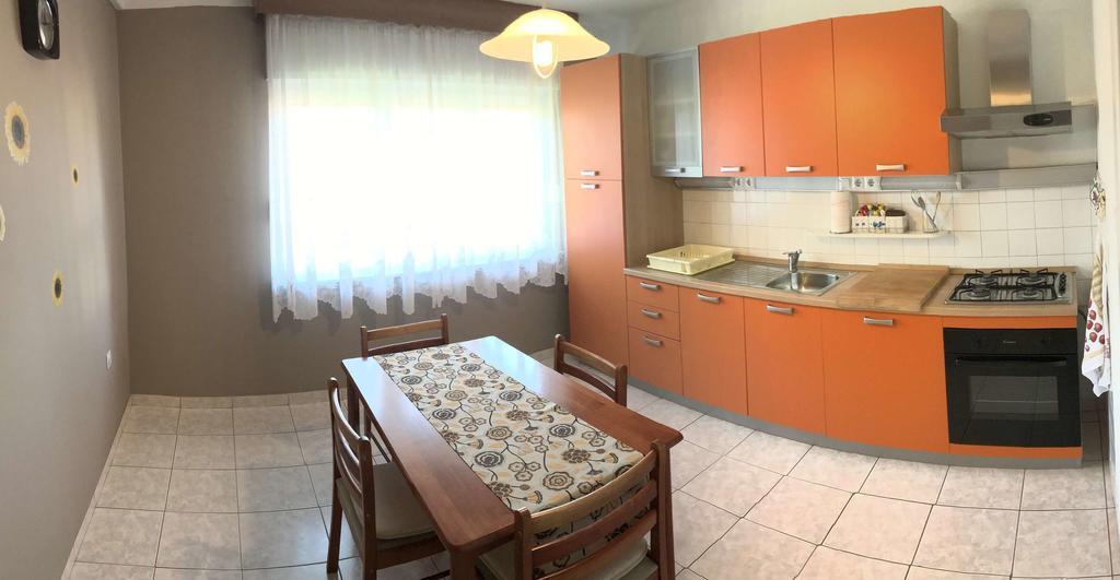 Luka Apartment Pula Luaran gambar